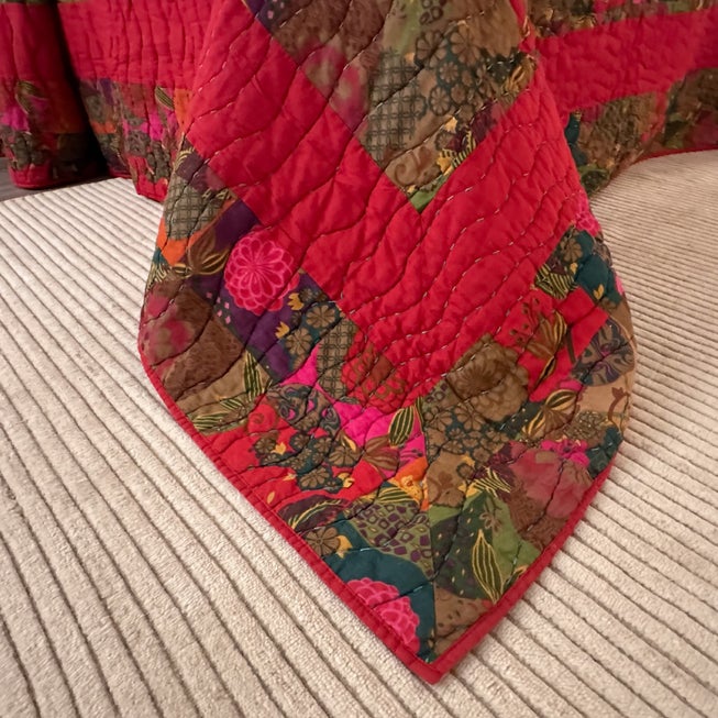 Floral Quilted Bedspread image number 4