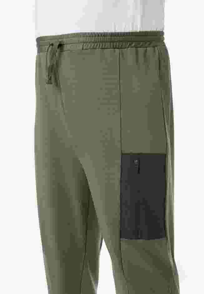 Performance Grid Cargo pant image number 3
