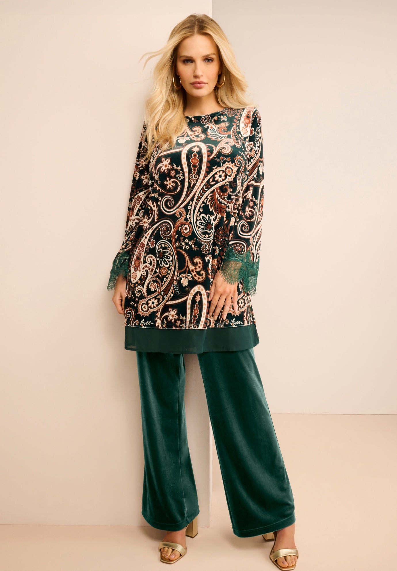 Wide Leg Velour Pant image number 3