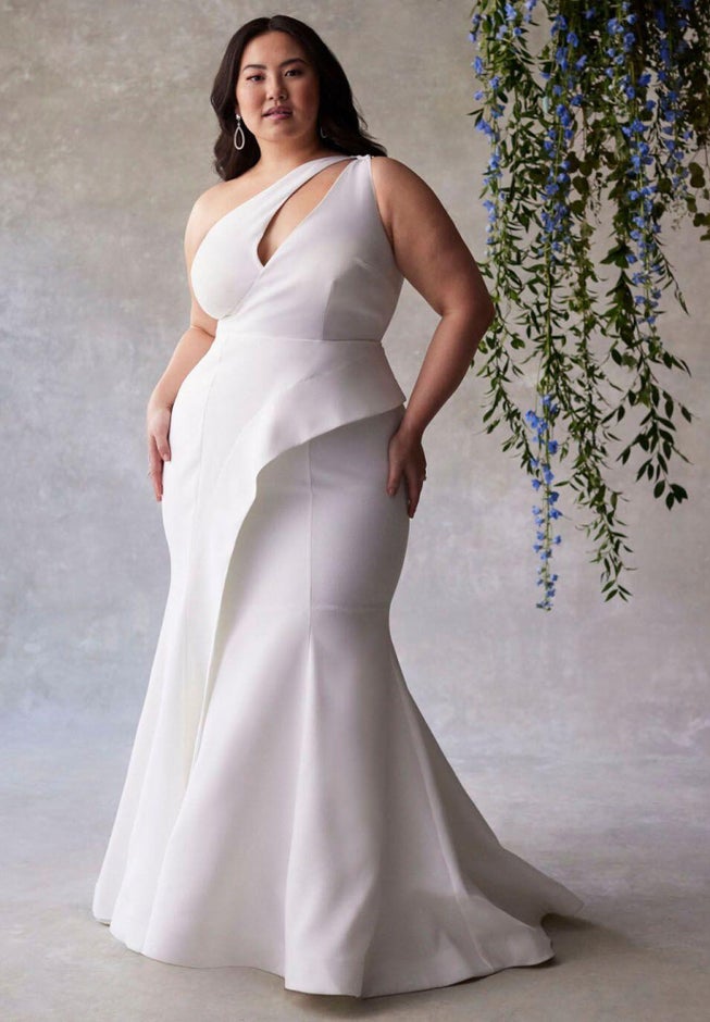 Bridal by ELOQUII Tulle Gown with Slit image number 3
