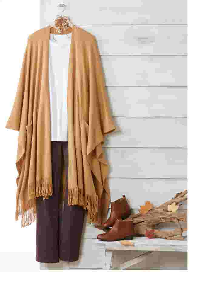 Fringed Cape image number 2