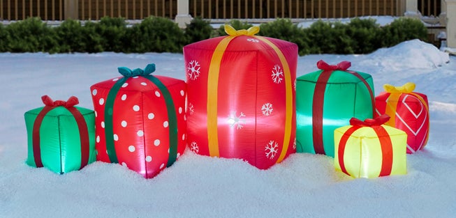 8’ Pre-lit Inflatable Christmas Gift Box Set image number null