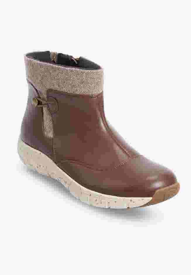 The Cassiopeia Bootie image number 0