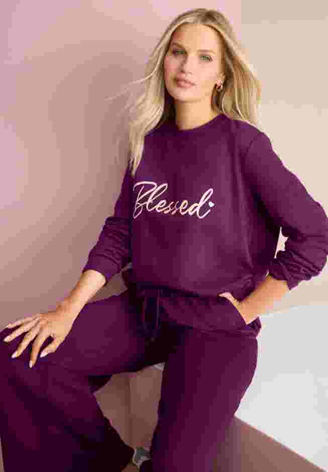 Comfort+ Fleece Printed Sweatshirt image number 0