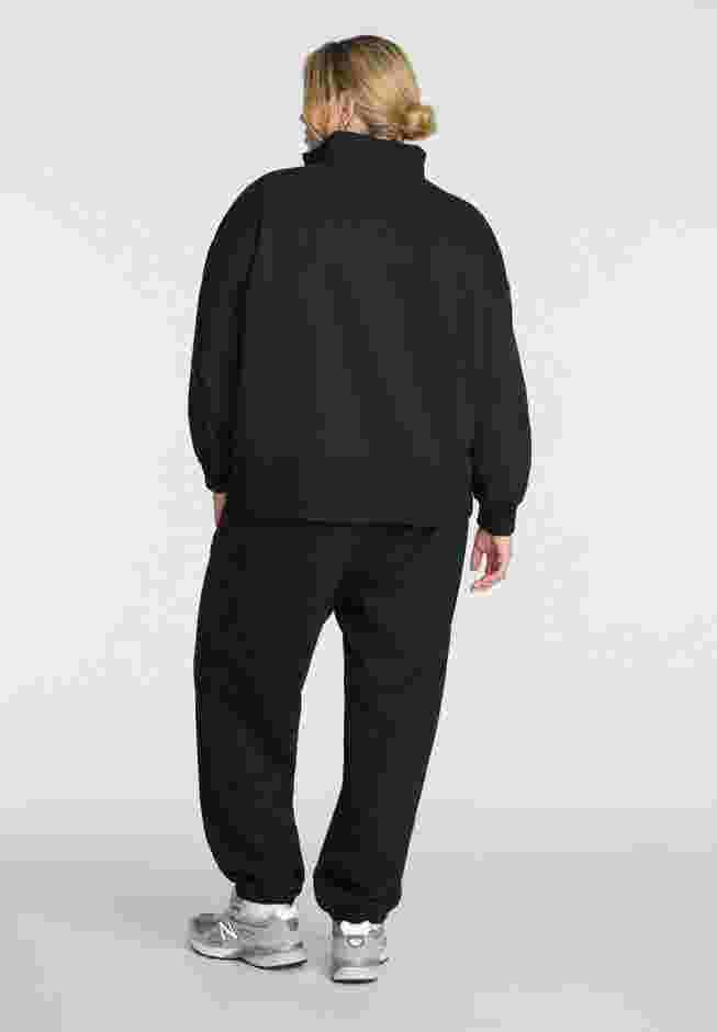 Knit Quarter Zip Collared Sweatshirt image number 3