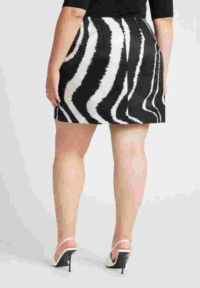 Printed Mini Skirt image number 3