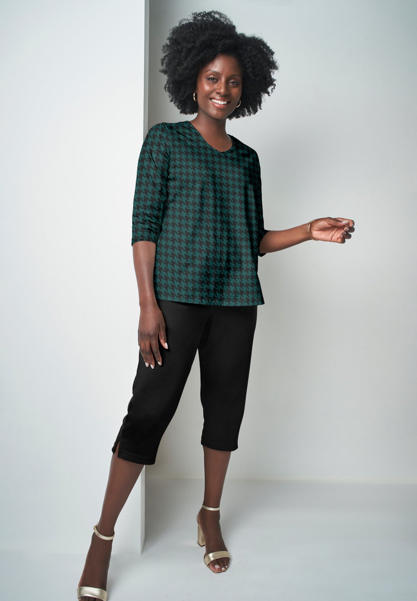 Stretch Cotton V-Neck Tee image number 0