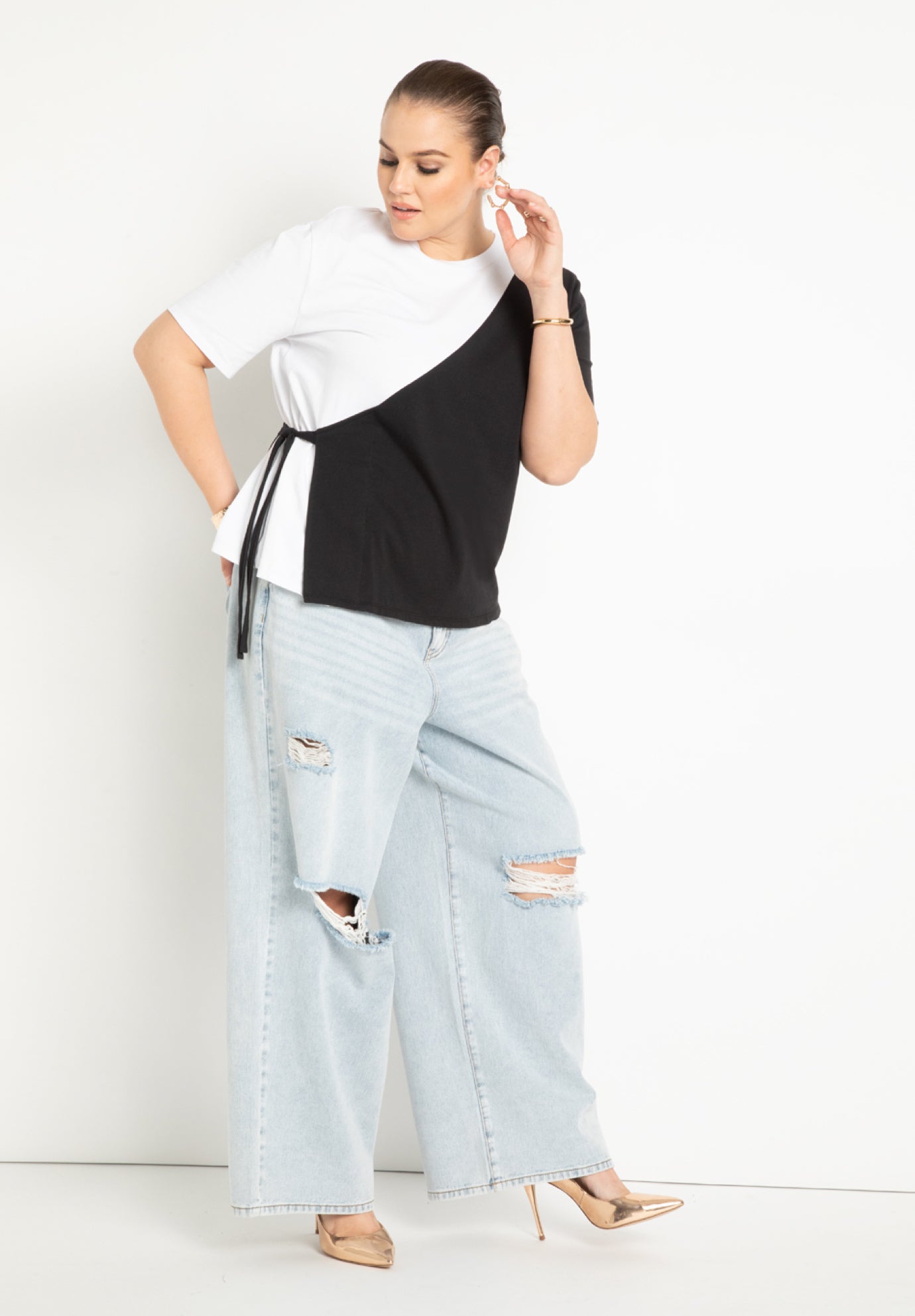 Colorblocked Tee With Stepped Hem image number 2