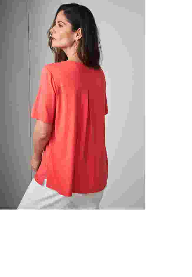Uptown Refined Tee image number 2