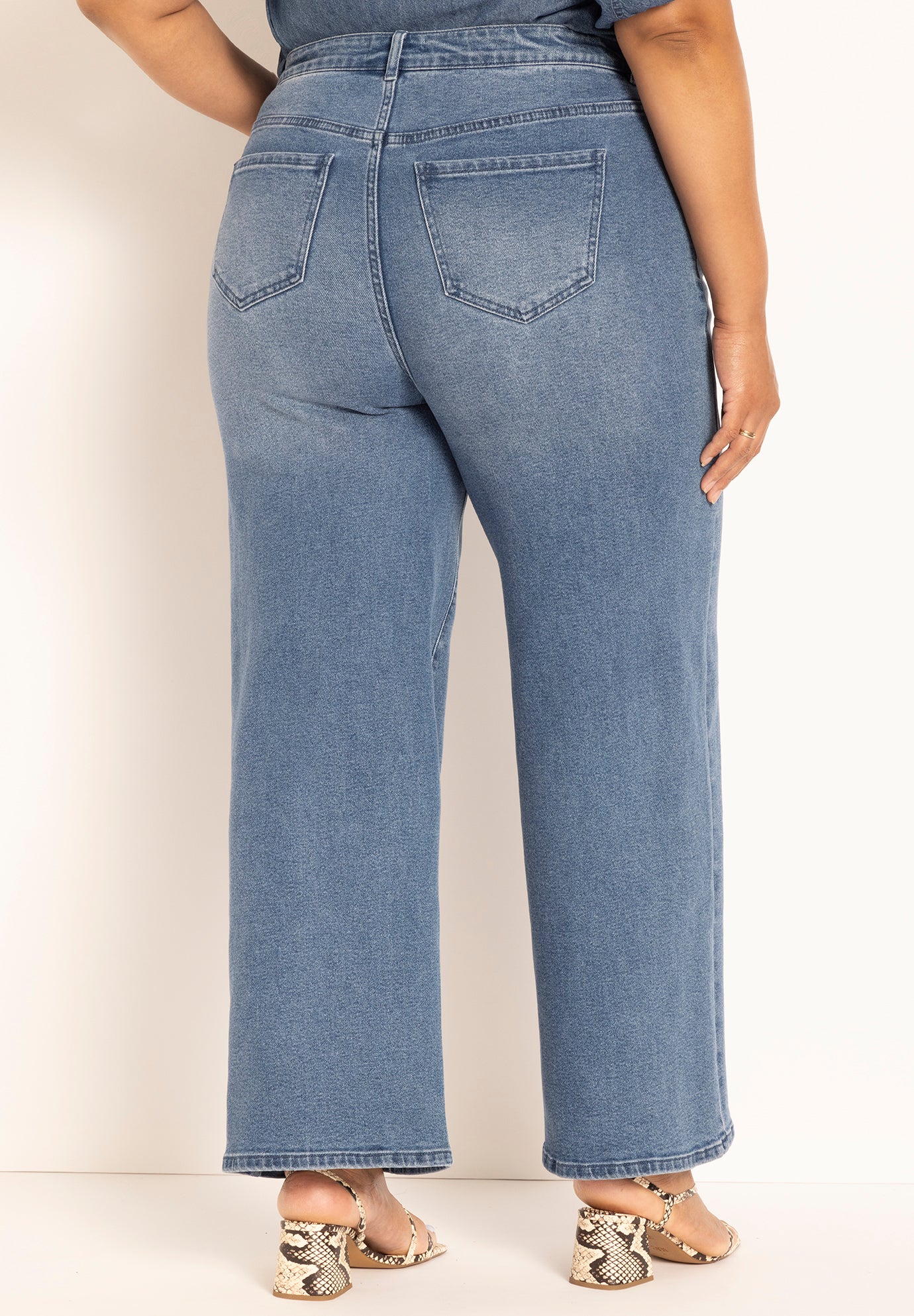 Pintuck Detail Flare Leg Jean image number 2