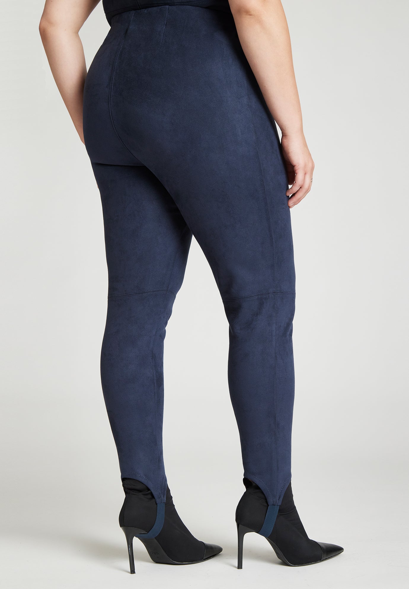 Barkwood x ELOQUII Faux Suede Leggings With Stirrups image number 3