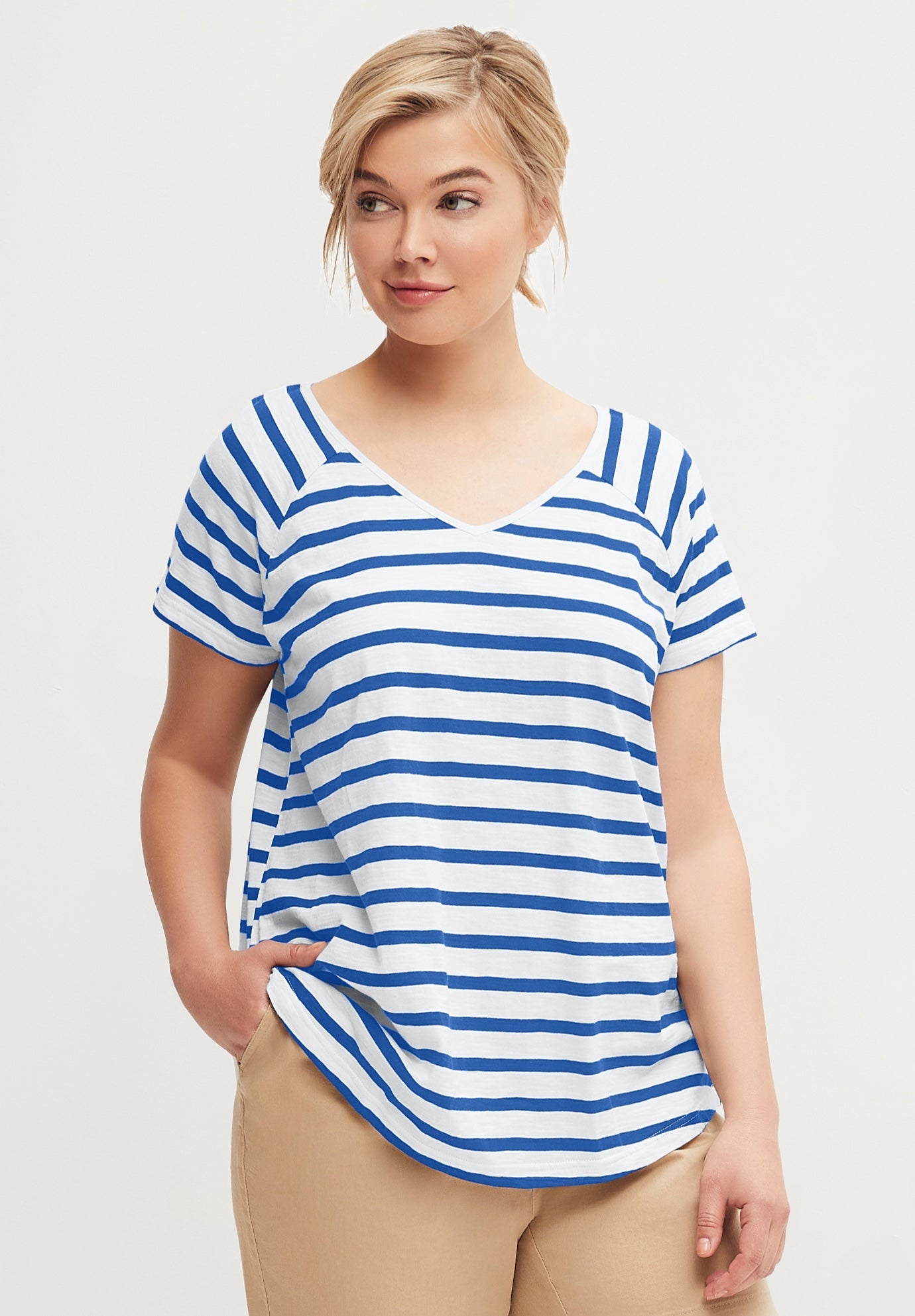 Rounded V-neck Tee image number 0