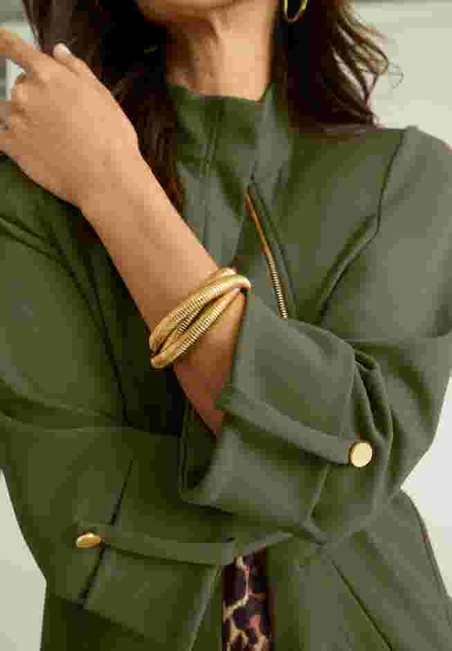 Knit Crepe Winged Collar Set image number 1