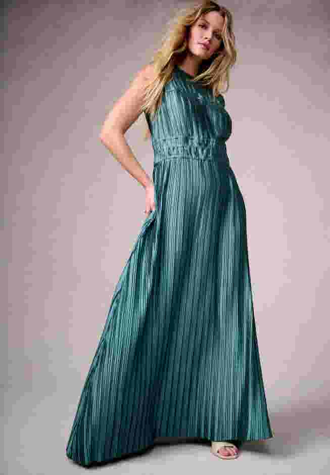 Boatneck Plisse Cap-Sleeve Maxi Dress image number 0