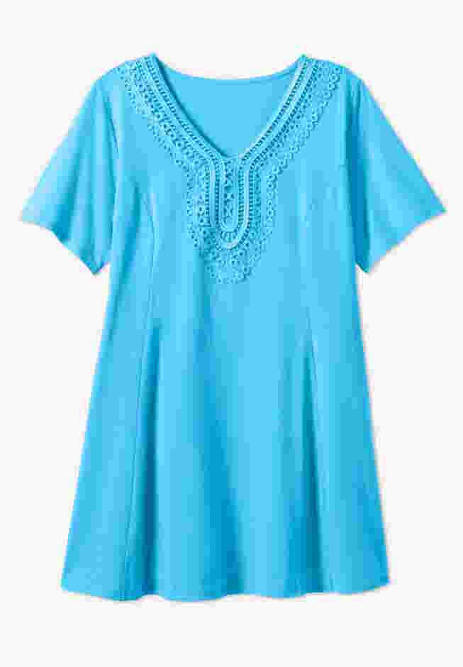 Rounded V-Neck Crochet Tunic image number 3