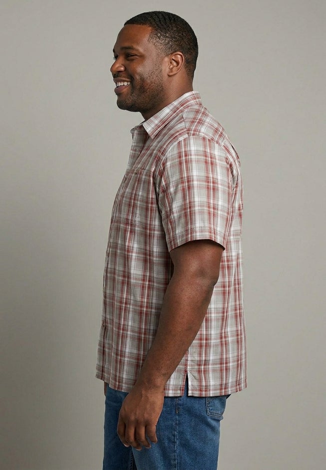 Plaid Wrinkle-Resistant Short Sleeve Button Down image number 4