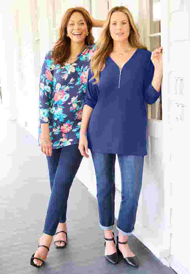 Dream Drape Zip V-Neck Top image number 3