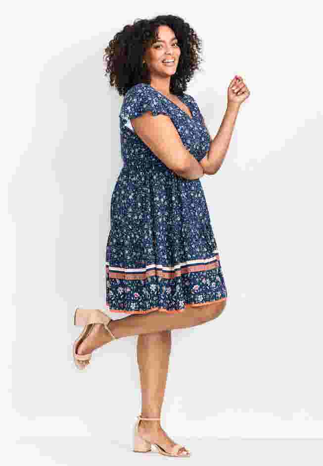 Unwind Tiers Dress image number 2