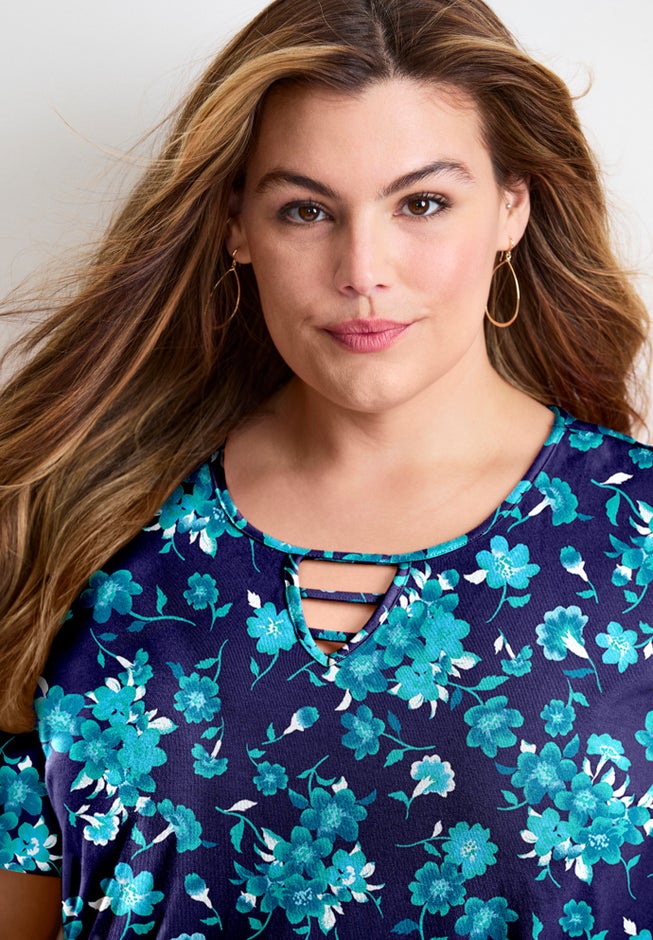 Triple Keyhole Short Sleeve Tee image number 3