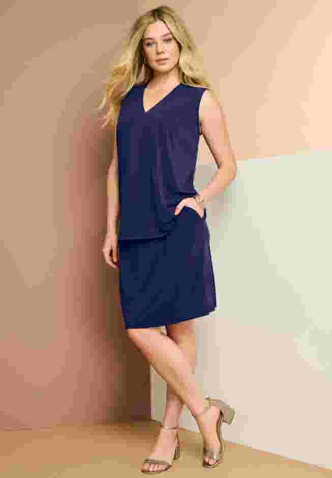 Ultrasmooth® Fabric V Neck Tank image number 0