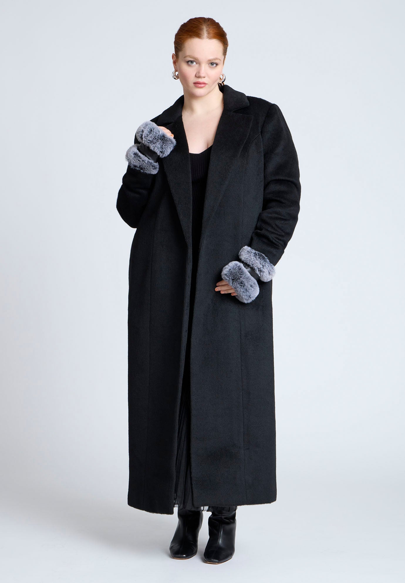 Gloves With Novelty Trim image number 1