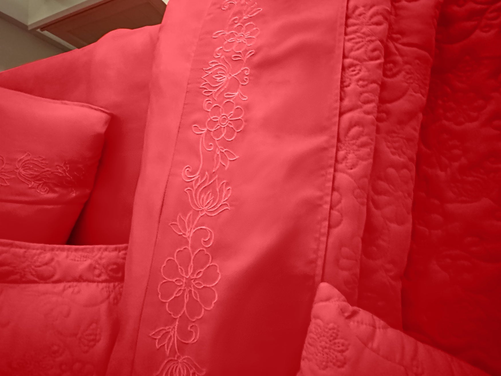 Anna Bedspread image number 7