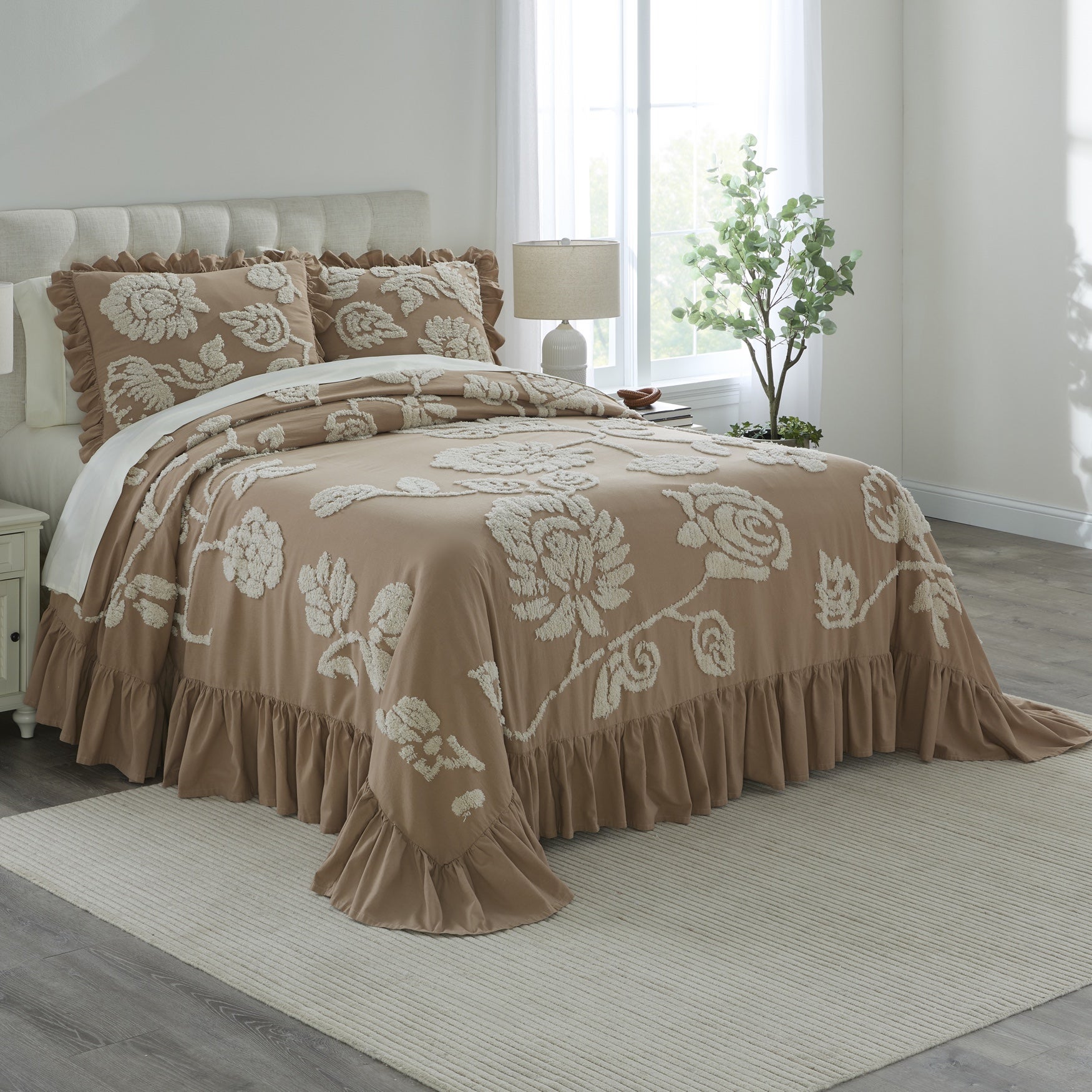 Garden Ruffle Bedspread Set image number 0