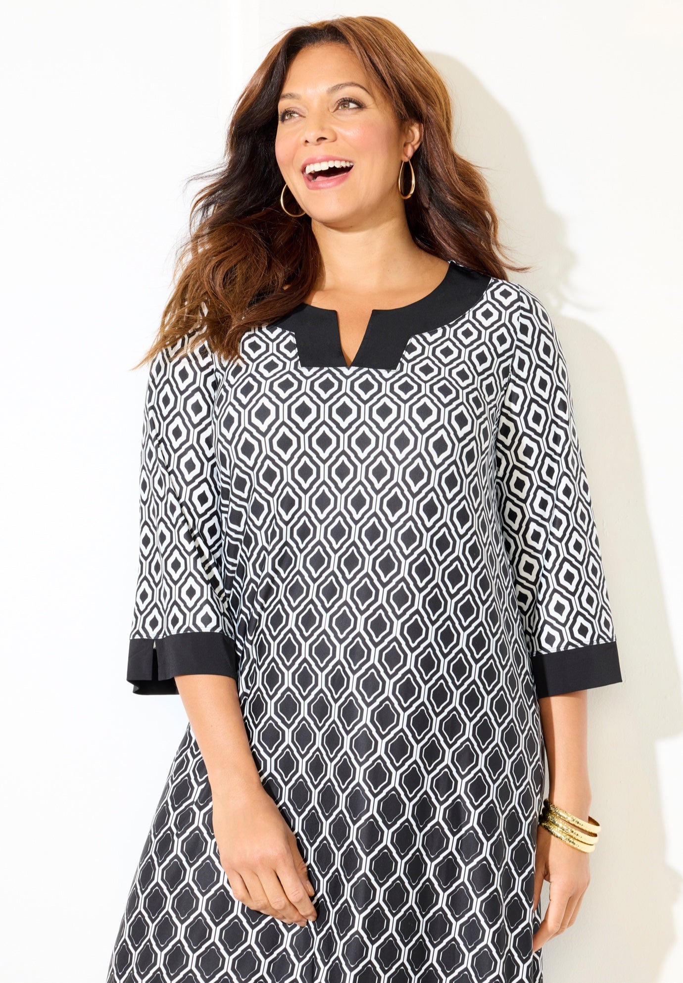 Contrast Border Notch Shift Dress image number 3