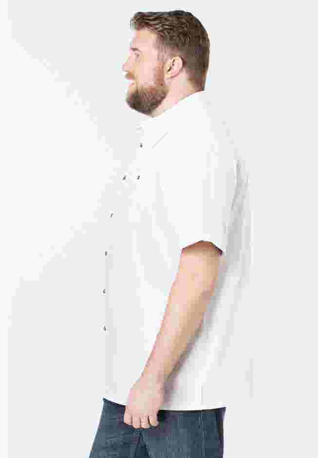 Solid Wrinkle-Resistant Short Sleeve Button Down image number 2