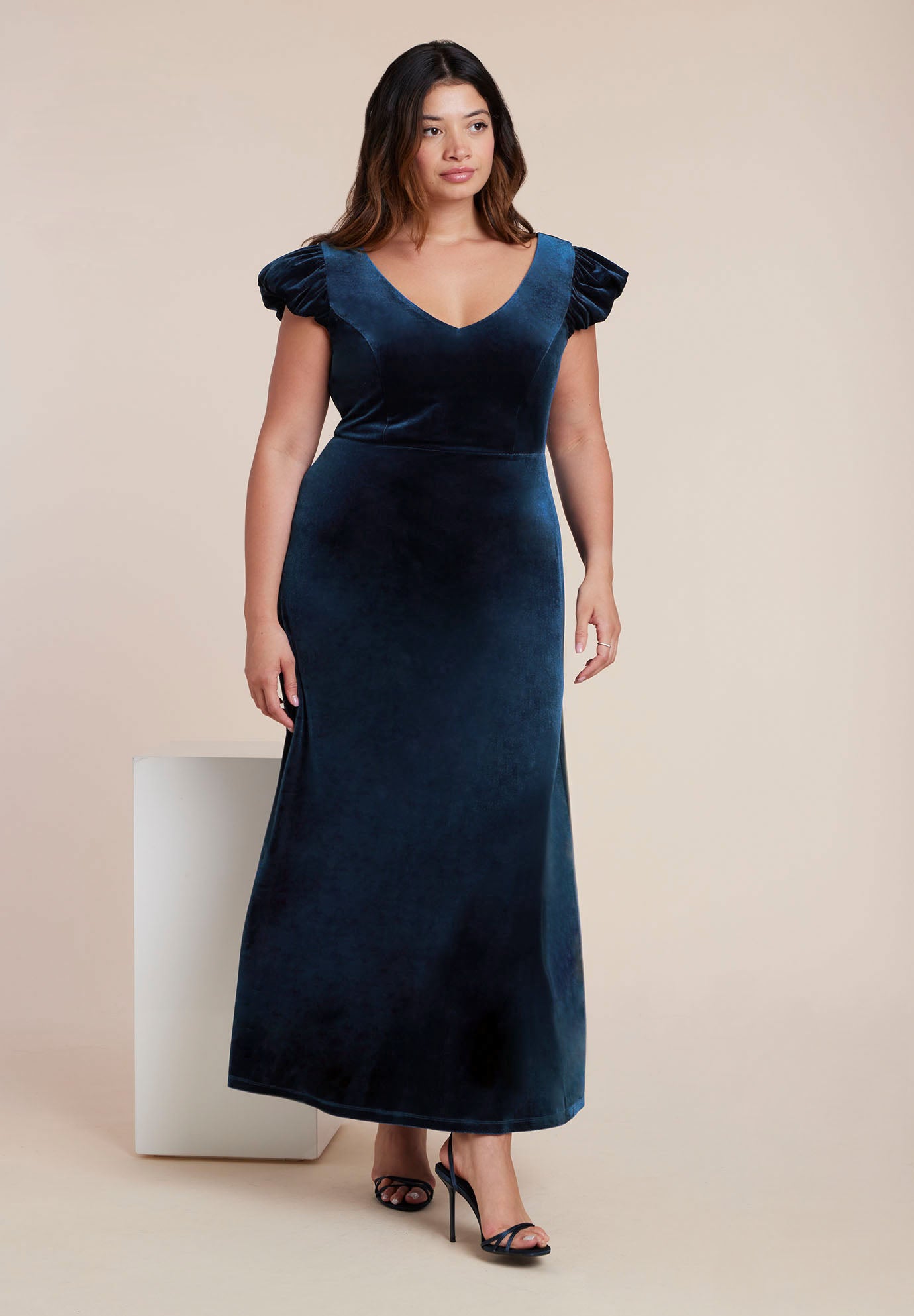  Velvet Short Puff Sleeve Maxi Dress image number 0