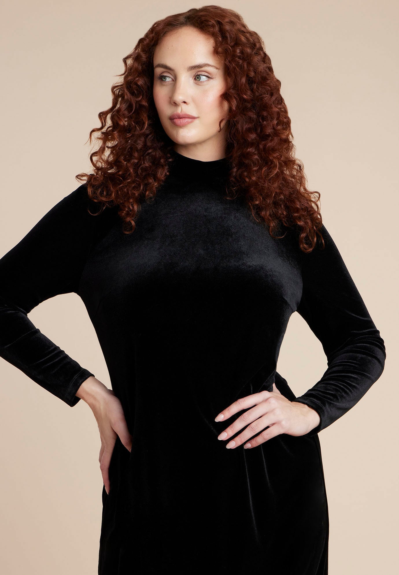 Velvet And Lace Maxi Dress image number 4