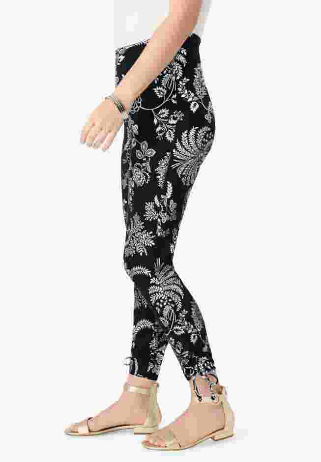 Lace-Up Capri Leggings image number 3