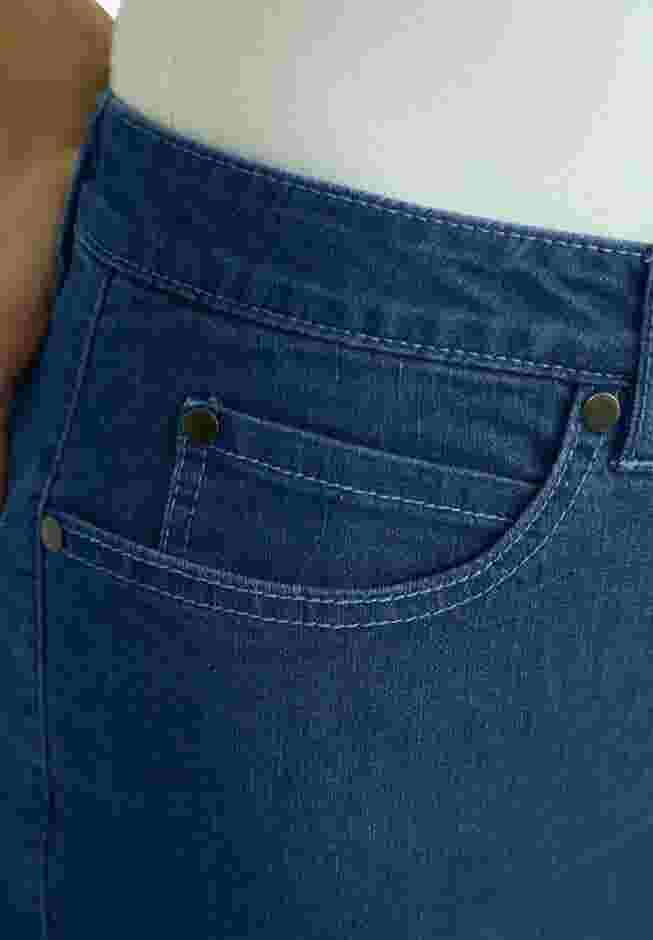 True Fit Straight Leg Crop Jean image number 3