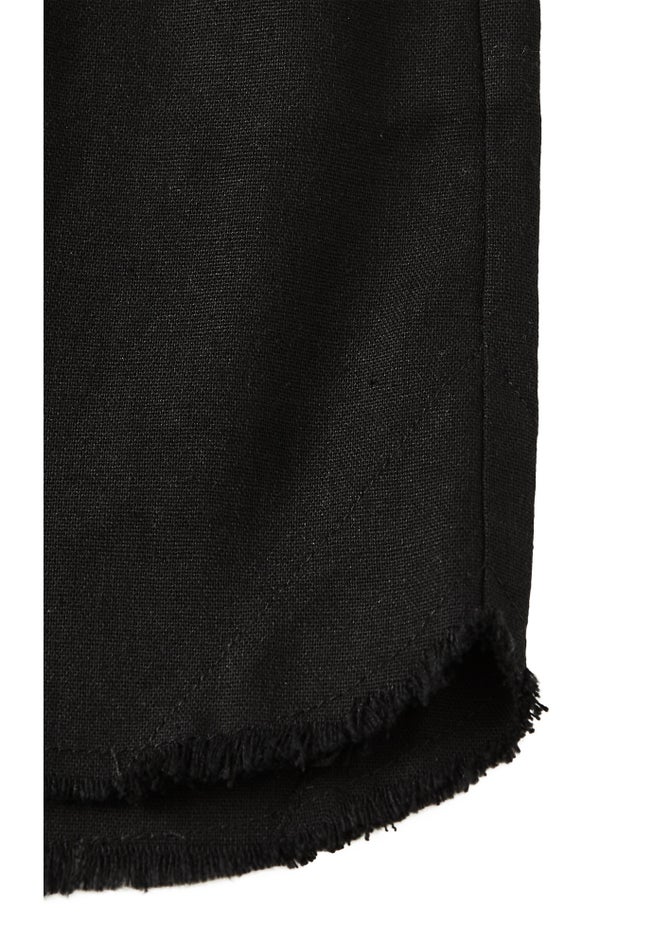 Remi Fray Hem Short image number 8
