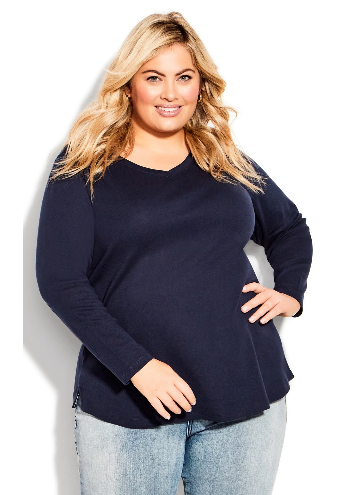 V-Neck Essential Long Sleeve Tee image number 3