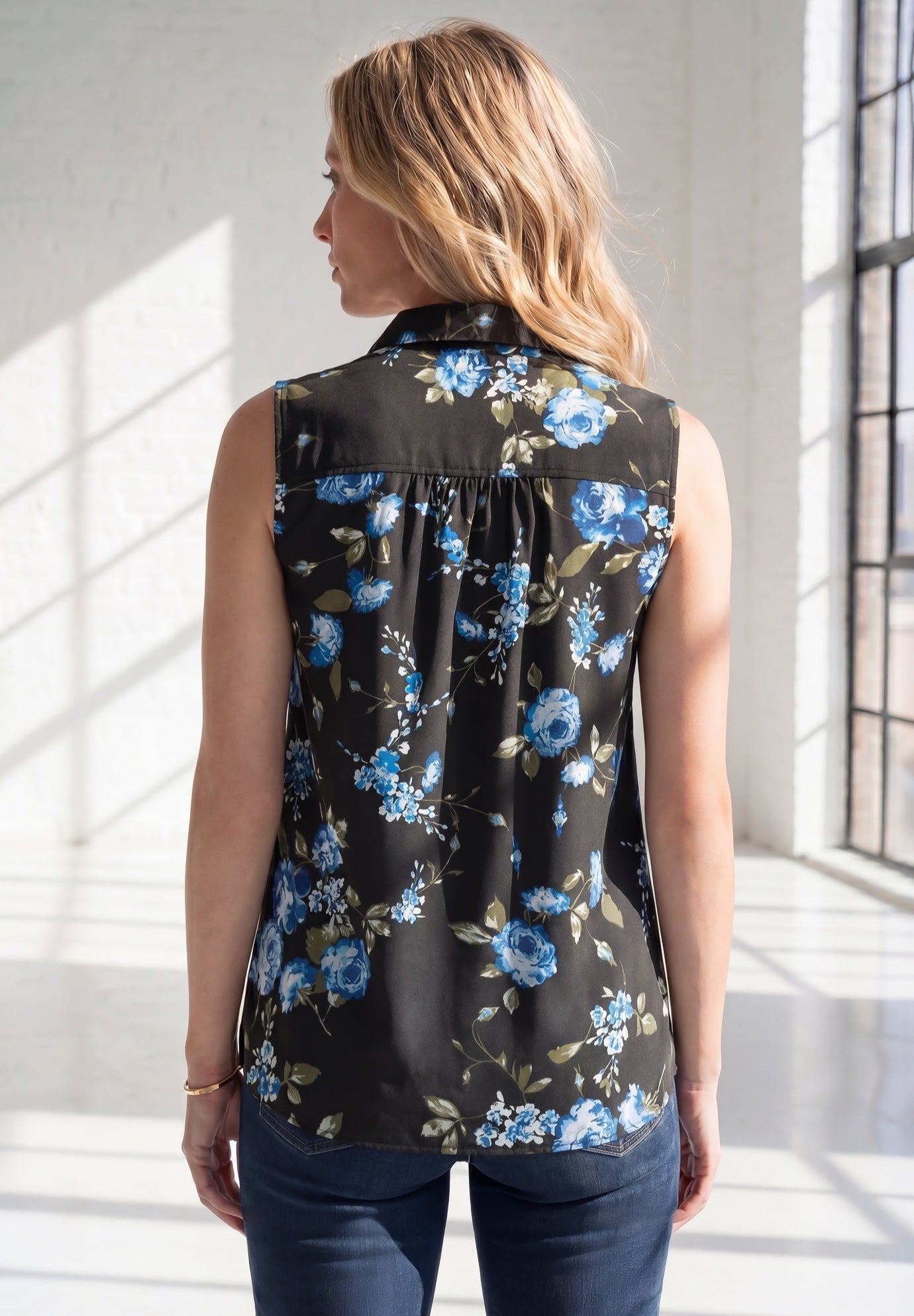 Kate Sleeveless Shirt image number 1