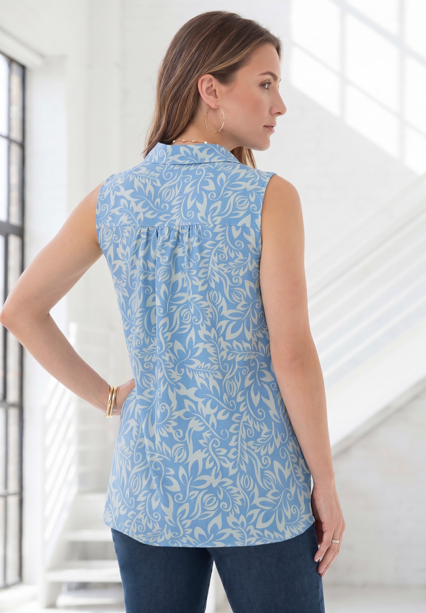 Kate Sleeveless Shirt image number 1