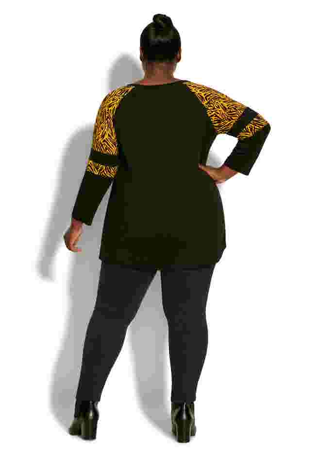 Vibin' Legging image number 4