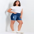 Giana Ripped Short image number null