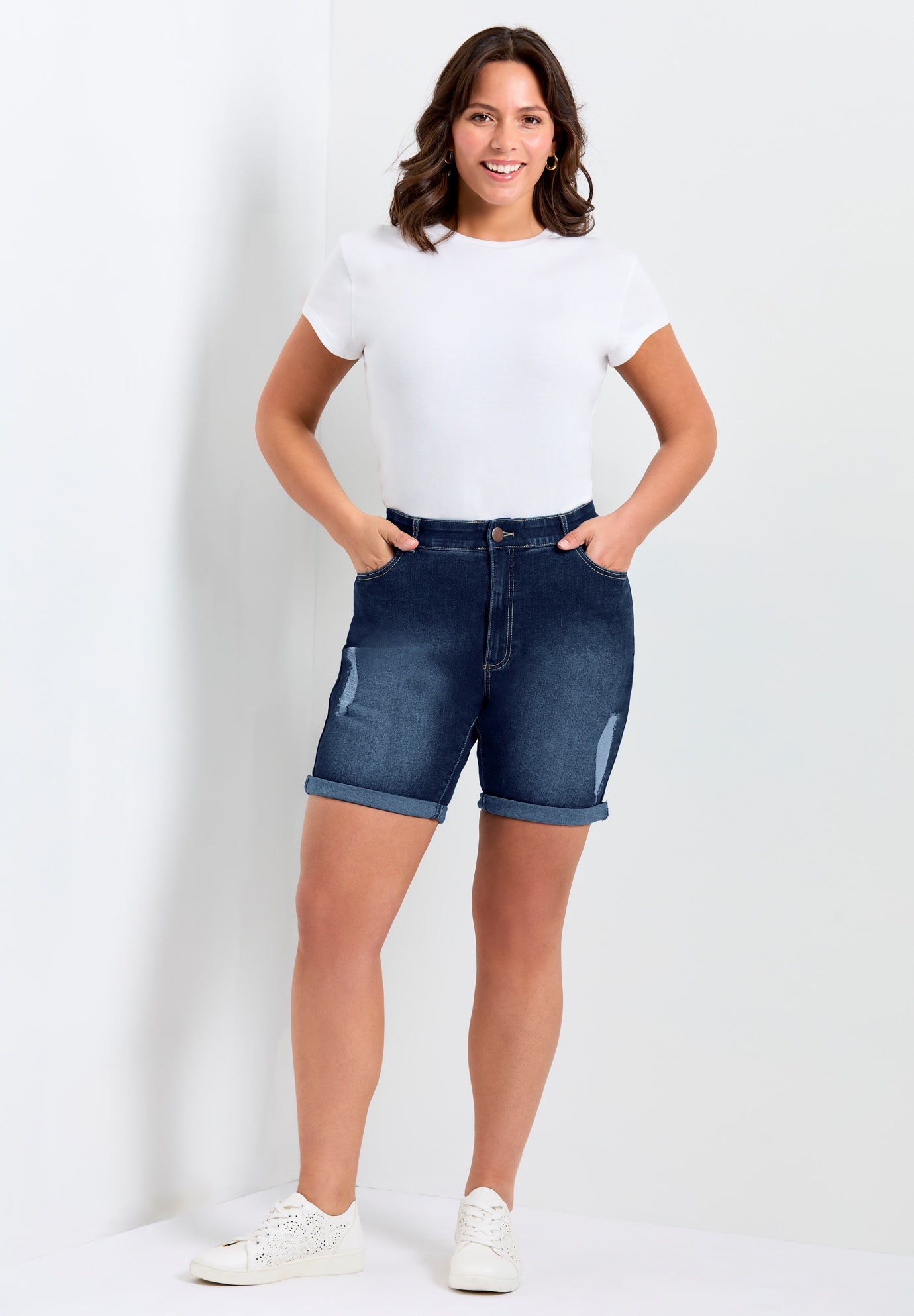 Giana Ripped Short image number 0