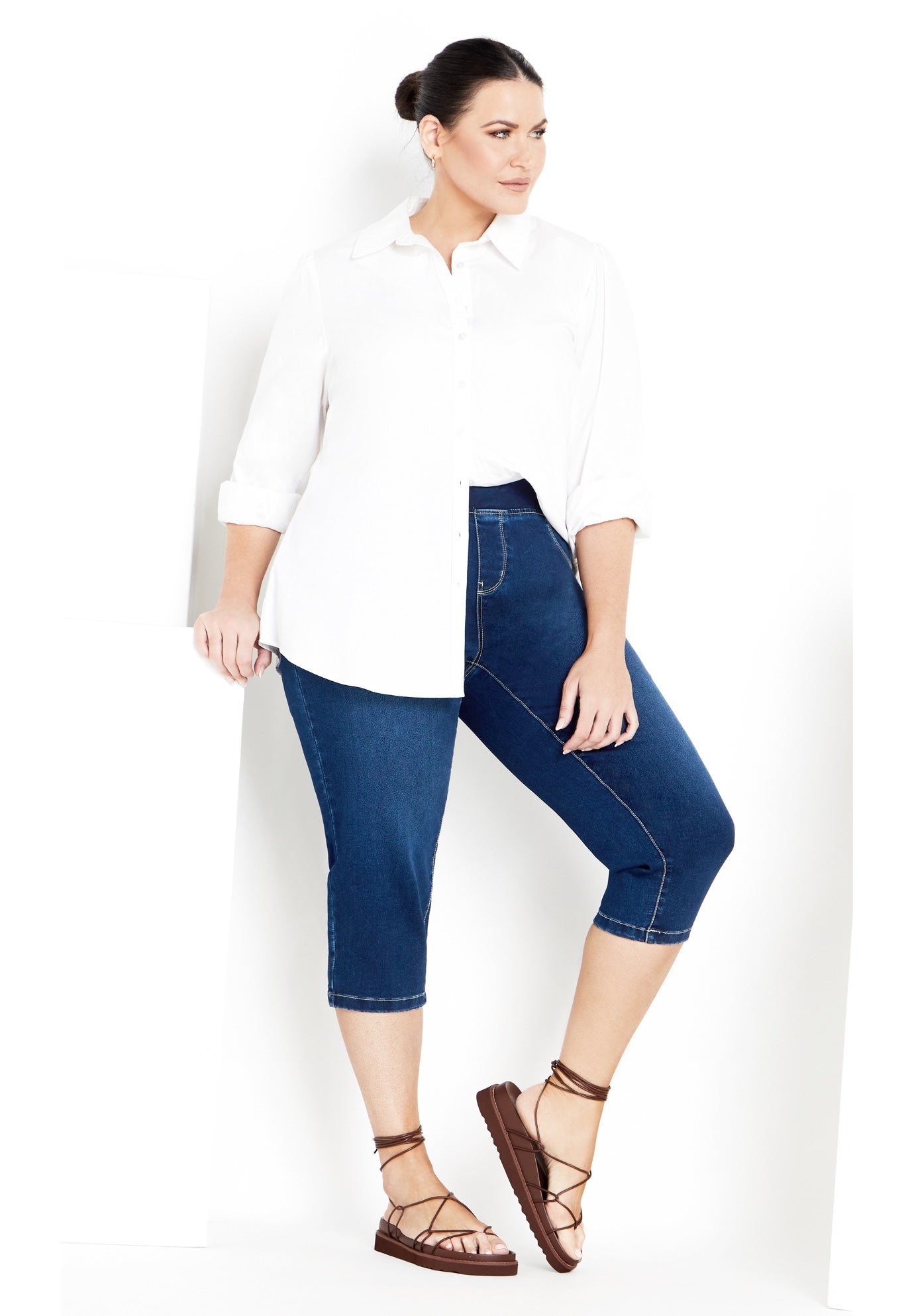 Butter Denim Pull On Crop Jean image number 3