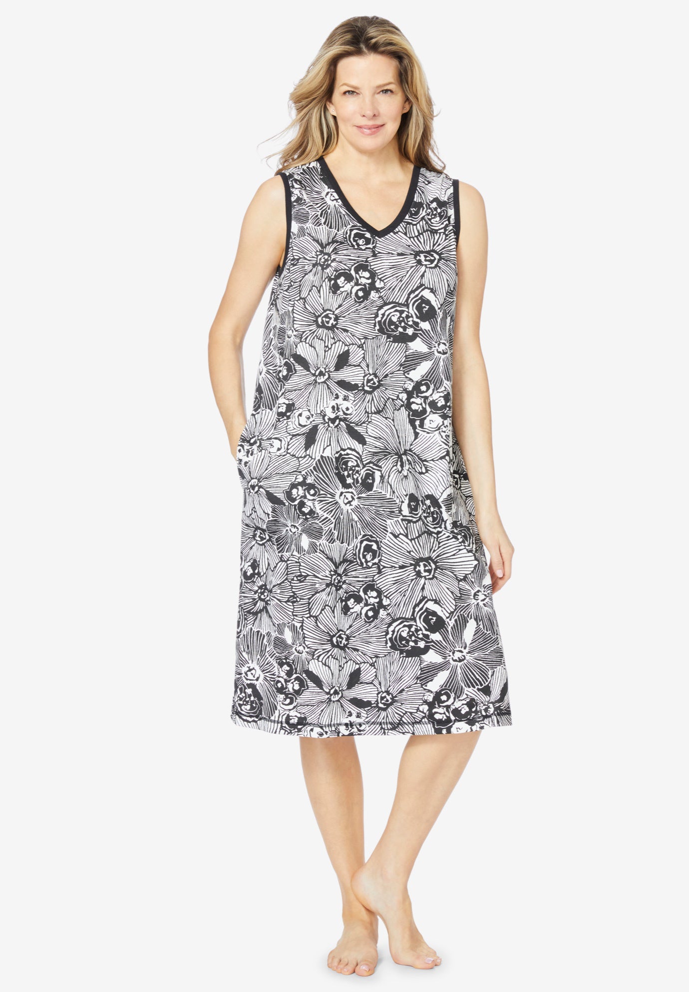 Trapeze V-Neck Short Lounger image number 0