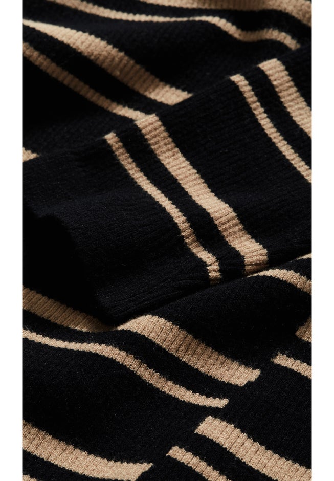 Marly Star Sweater Dress image number 5