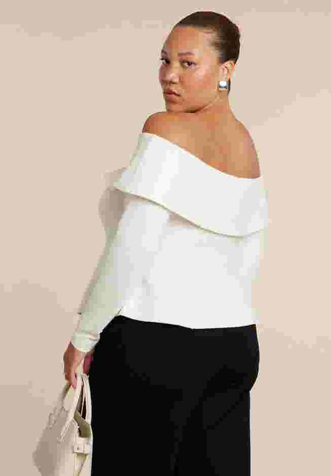 Fold Over Top With Front Button Detail image number 4