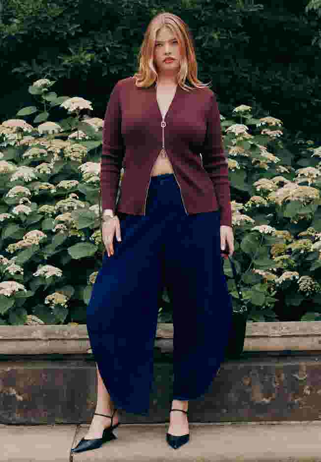 Petal Shape Open Side Jean image number 0