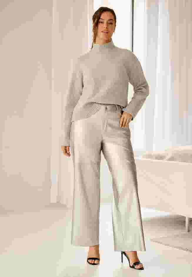 Boxy Mock Neck Pullover image number 0