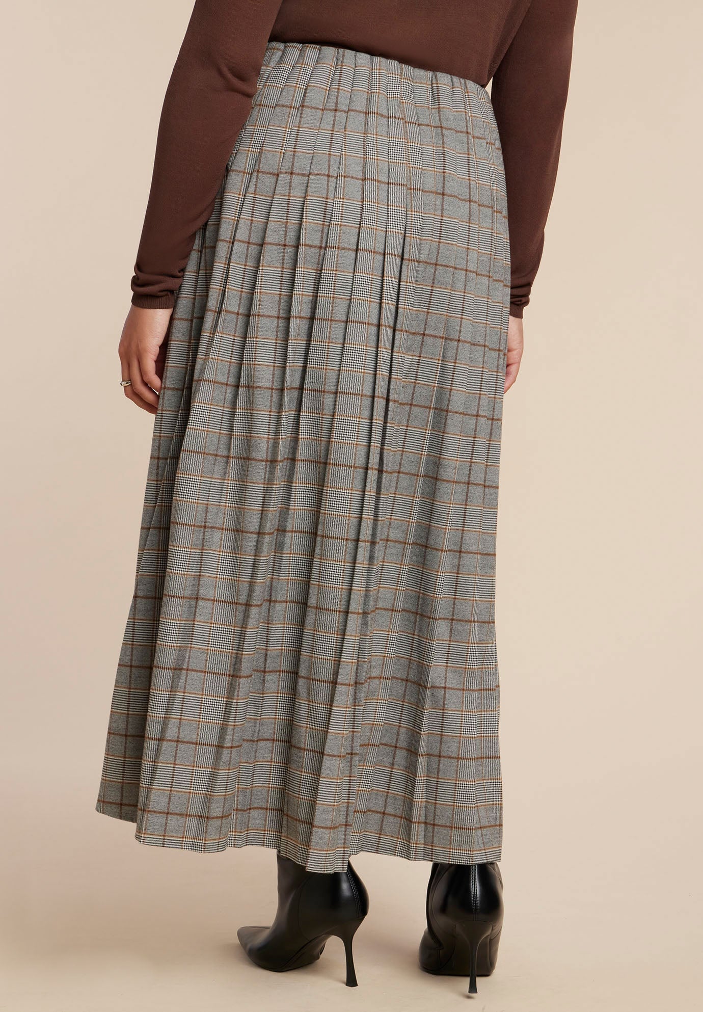 Maxi Pleated Skirt With Buckle Detail And Slit image number 2