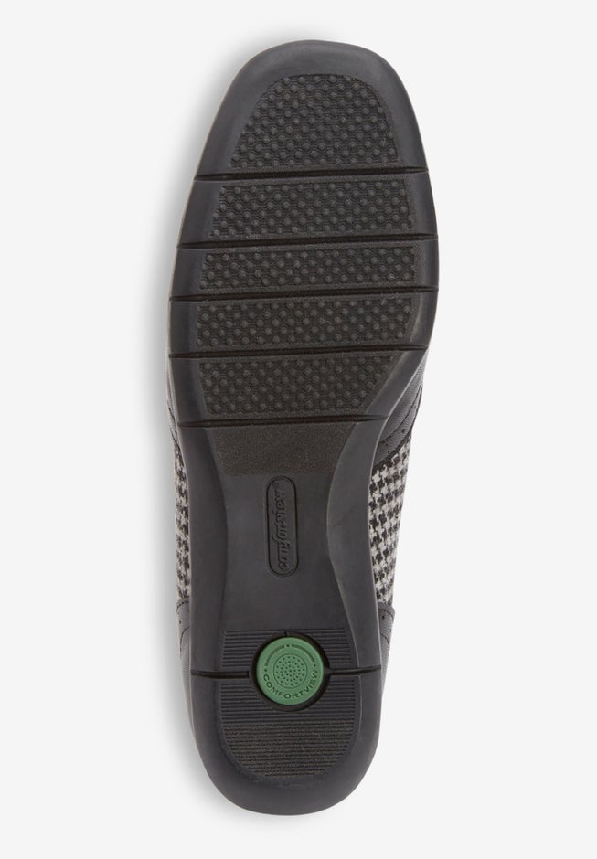 The Aster Slip On Flat image number null