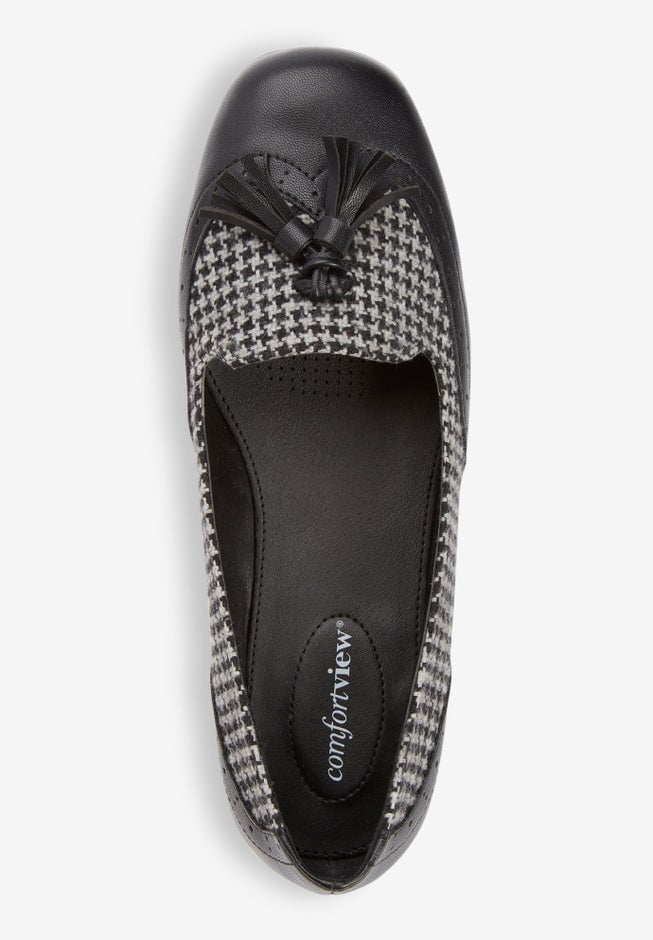 The Aster Slip On Flat image number null