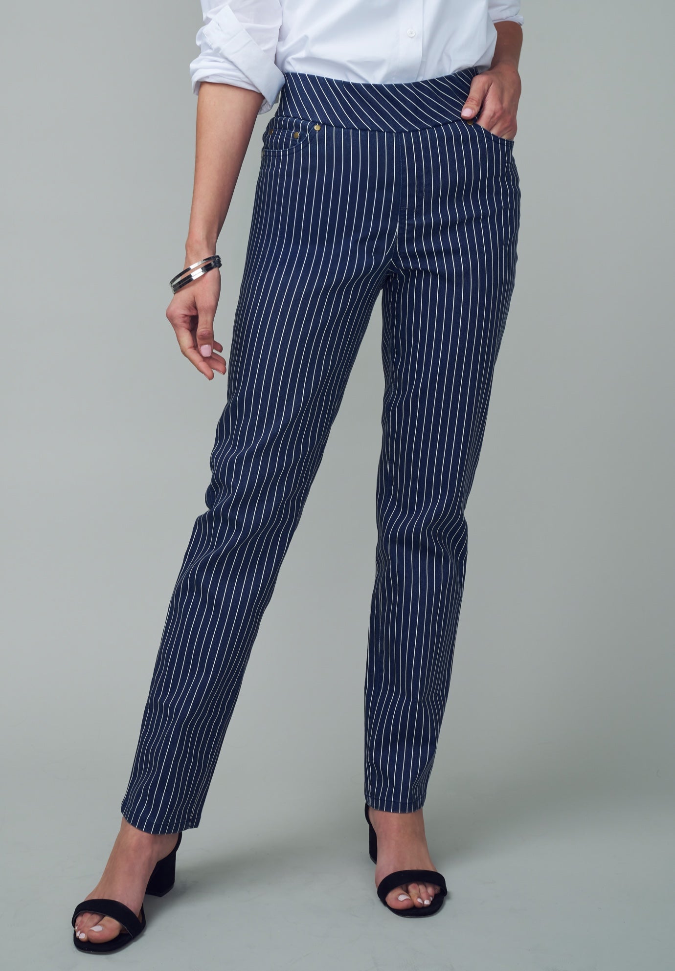 Comfort Waist Stretch Denim Straight-Leg Jean image number 0